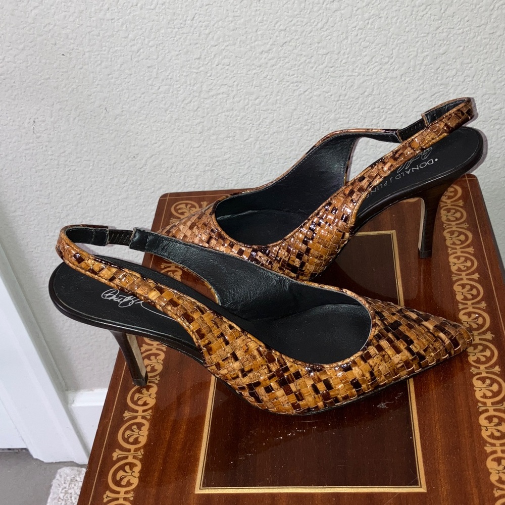 New 8 Donald Pliner Woven Leather Brown shoes